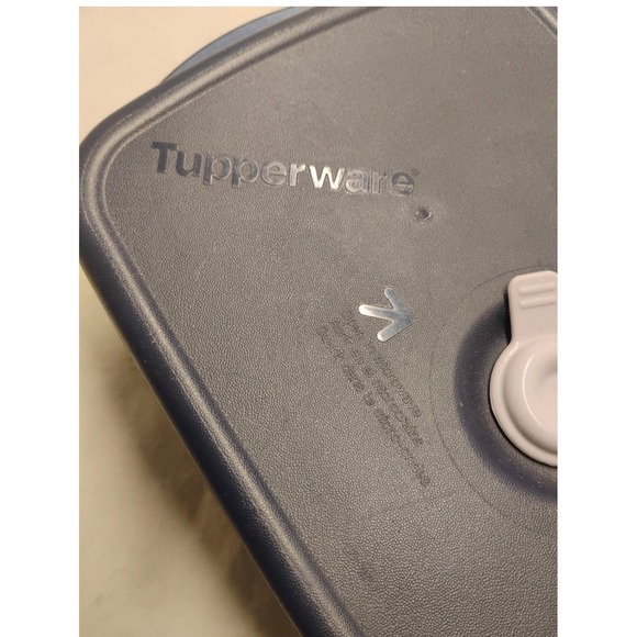 Tupperware CrystalWave Navy Blue Square Microwave Vented Food Storage Container - Picture 4 of 6